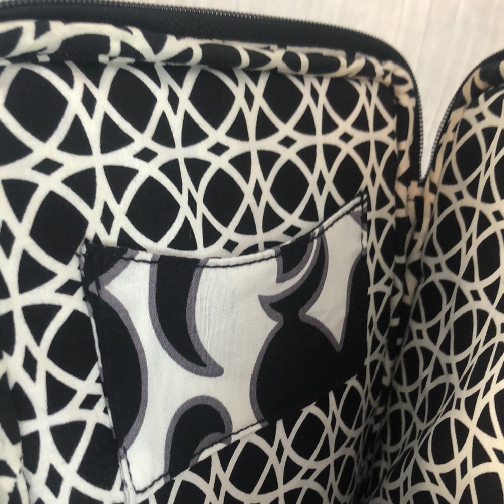VERA BRADLEY E-Reader Sleeve Night & Day black white paisley NWT & makeup case - Picture 6 of 16